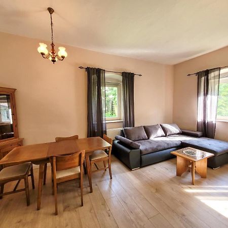 Pferdegut Schloss Treffen Apartments Gortschach  외부 사진