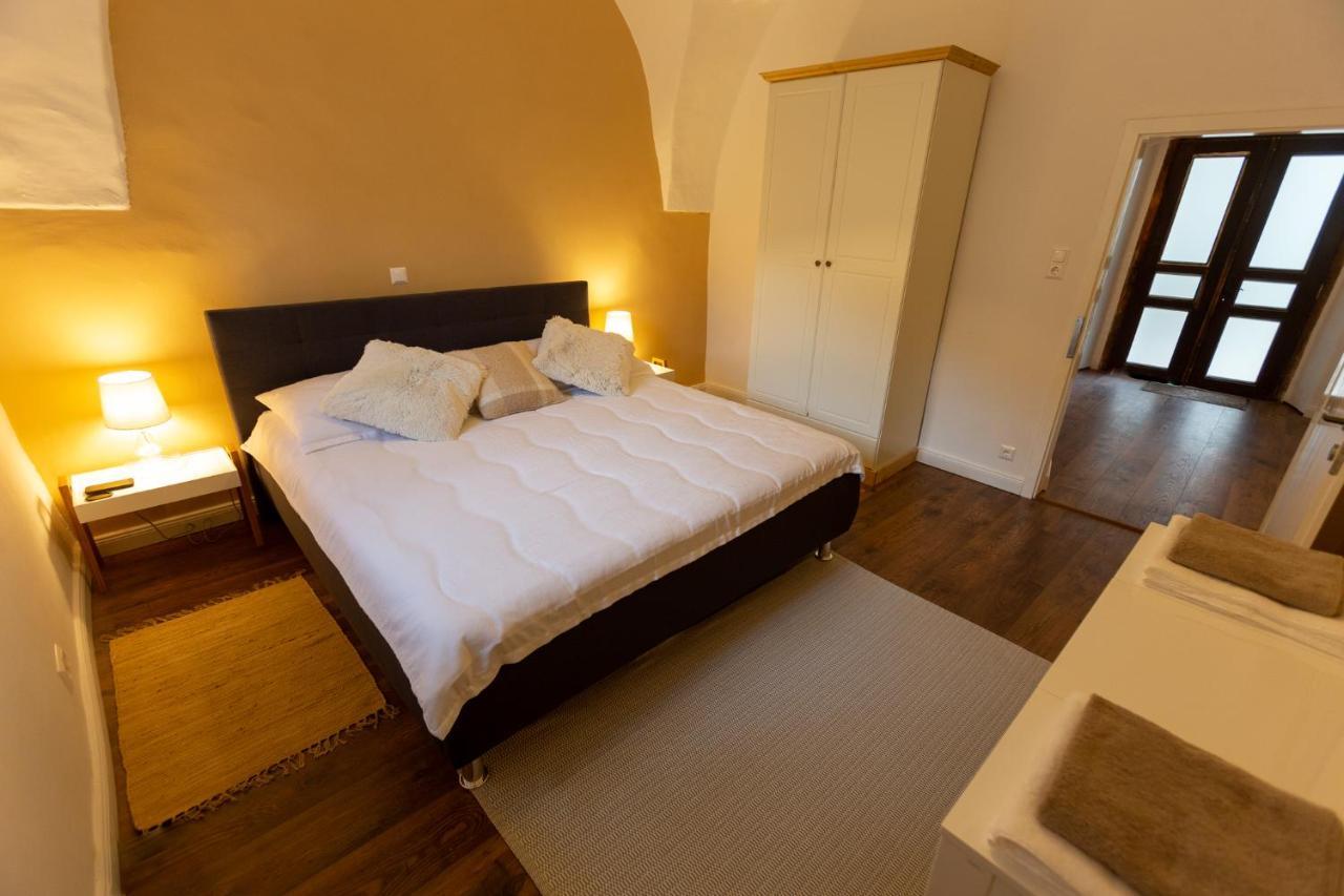 Pferdegut Schloss Treffen Apartments Gortschach  외부 사진