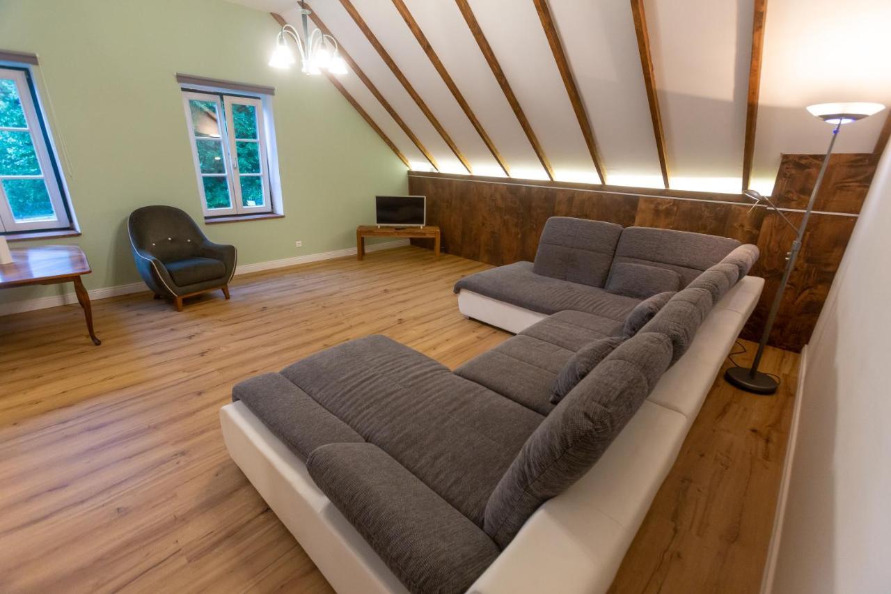 Pferdegut Schloss Treffen Apartments Gortschach  외부 사진