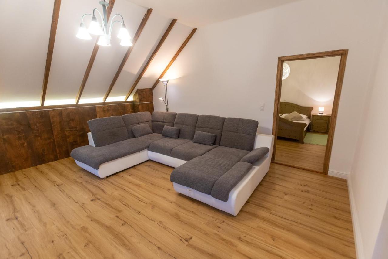 Pferdegut Schloss Treffen Apartments Gortschach  외부 사진
